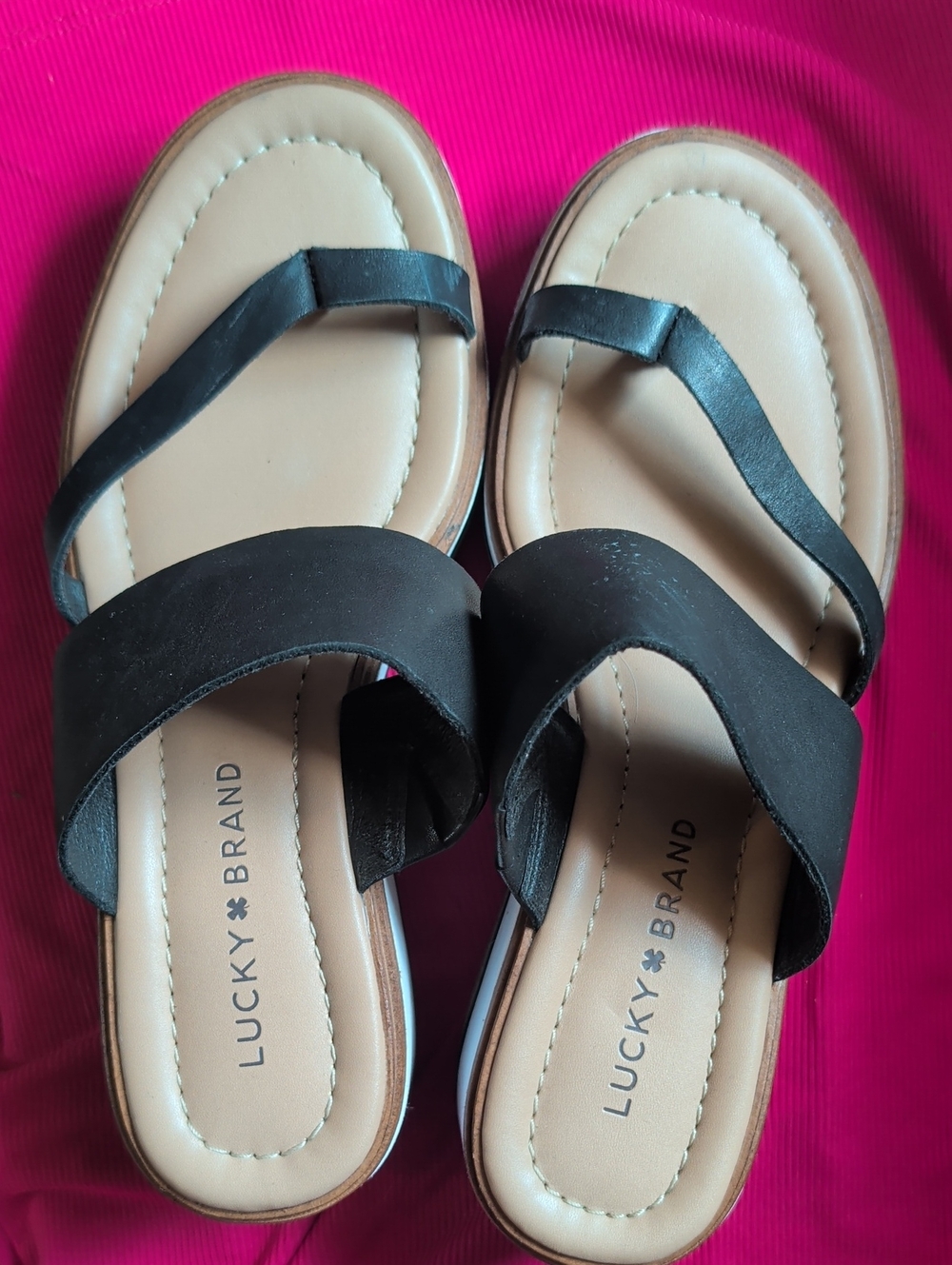 Lucky Brand Black and Tan Women's Slide Sandals with Toe Loop